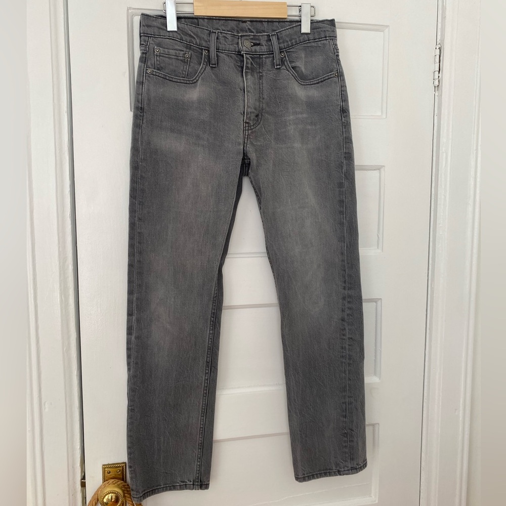 Levi’s 513 straight leg men’s jeans in grey